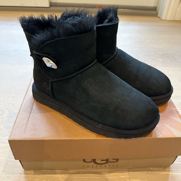 UGG Mini Bailey Button Boots - Picture 1 of 6